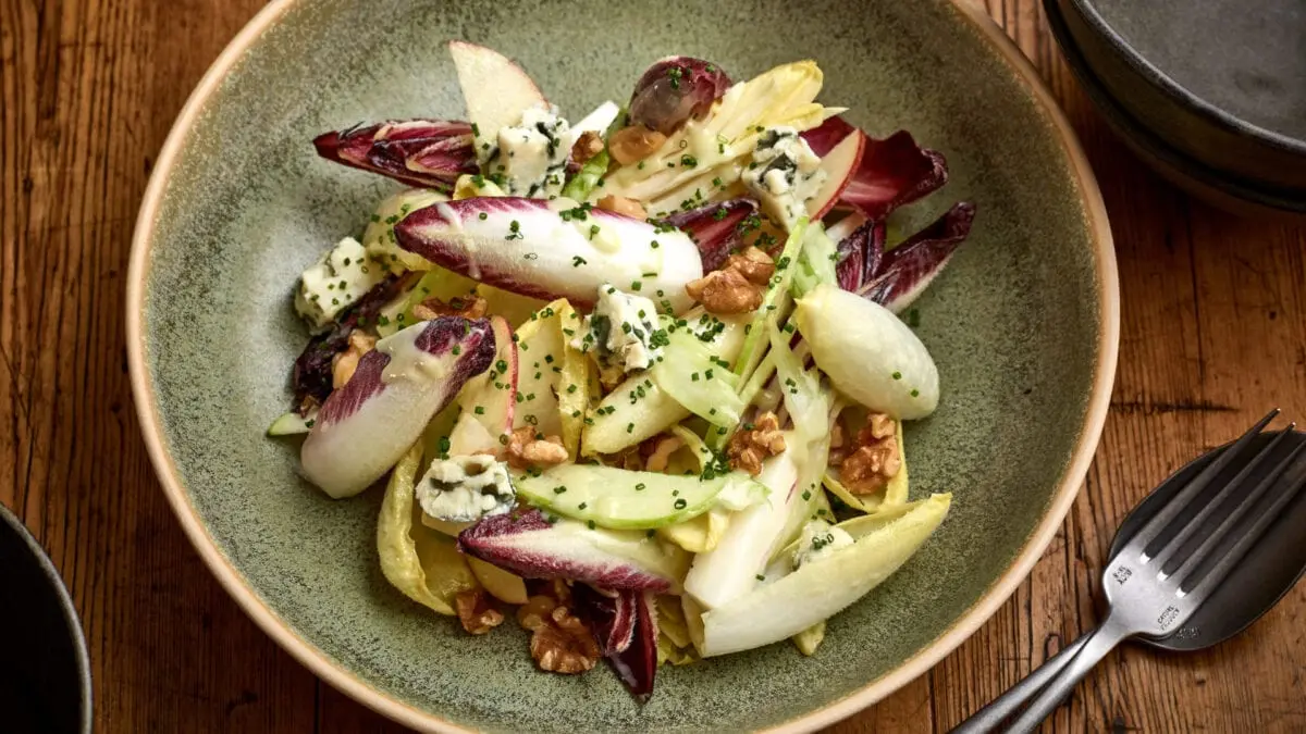 Baked chicory salad (endive) with walnut sauce