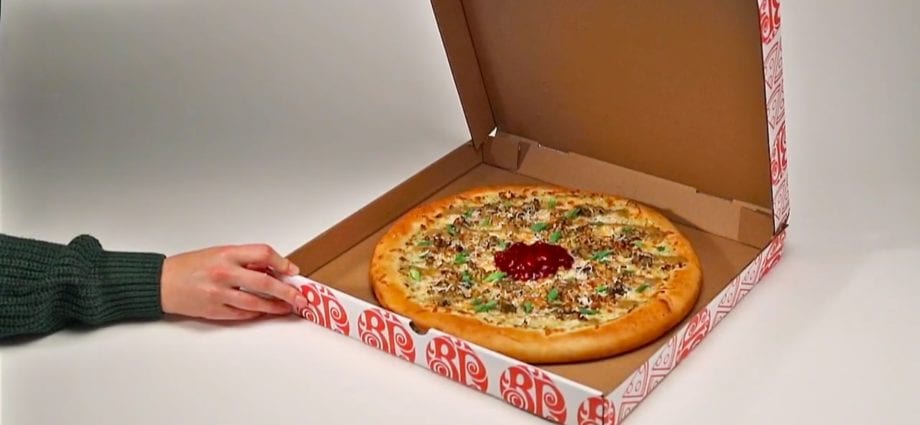 Canadian pizza boxes sing Christmas carols