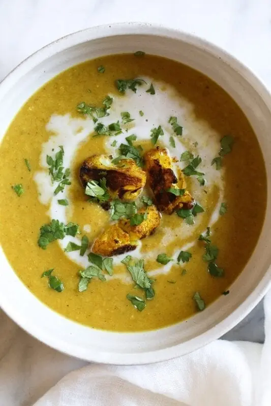 Cauliflower soup with turmeric