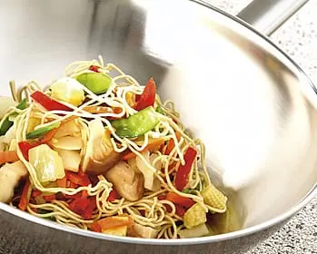 Cooking in a wok &#8211; a Chinese restaurant in your home