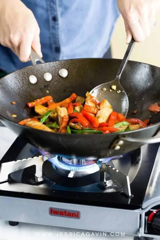 Cooking in a wok &#8211; a Chinese restaurant in your home