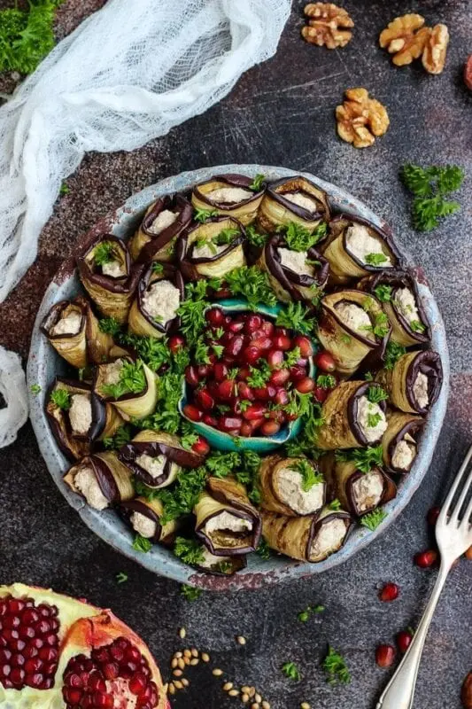 Eggplant rolls with walnuts