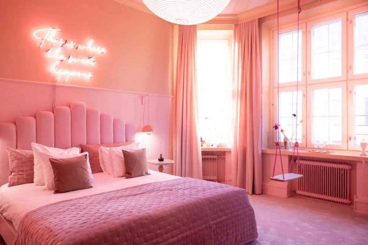 Hotel in Helsinki made a room in the style of ice cream