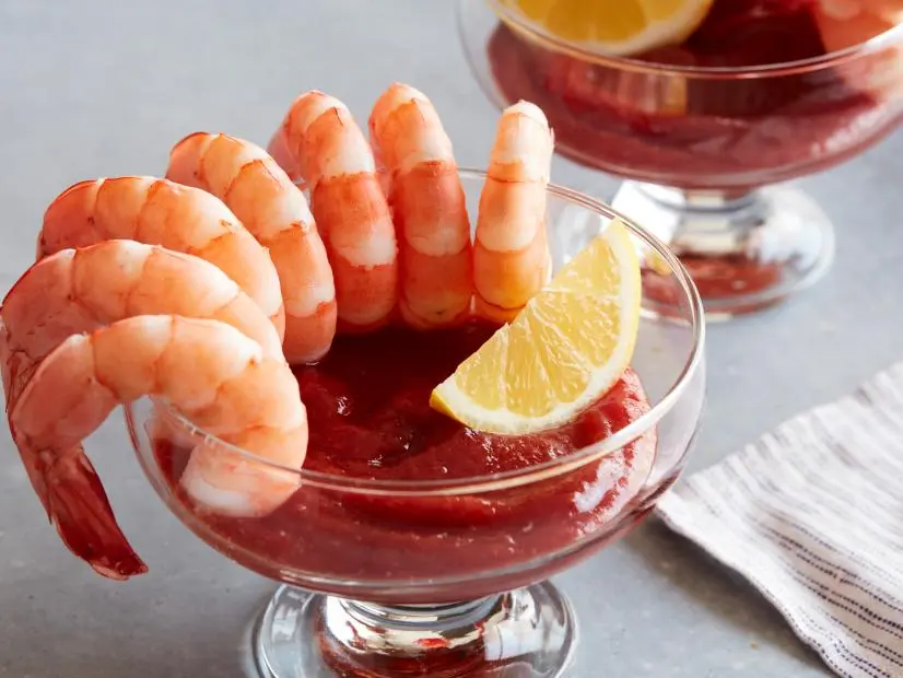 How long and how to make a seafood cocktail?