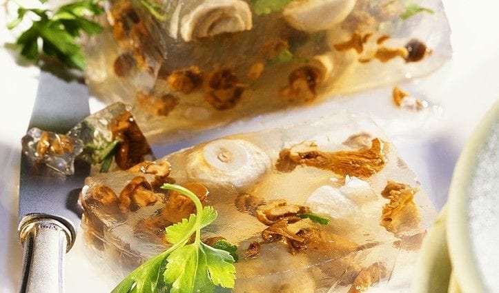 How long to cook aspic from mushrooms?