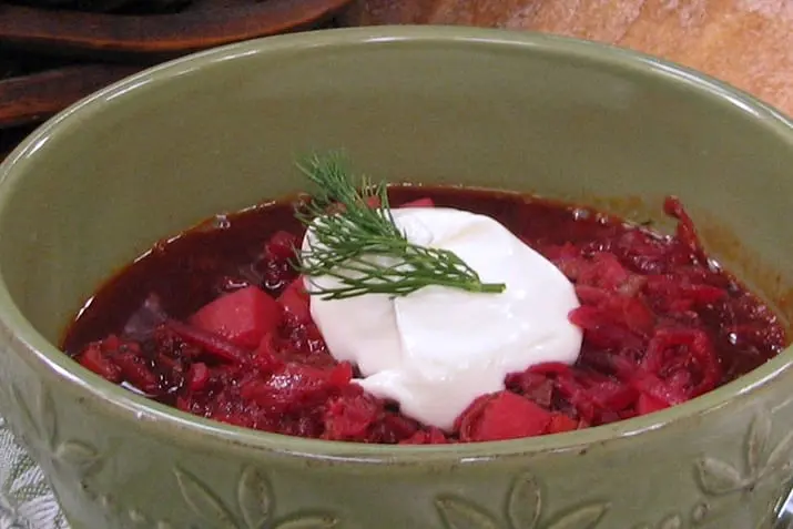 How long to cook borscht for the winter?