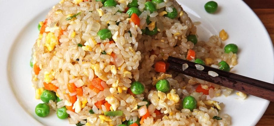 Hvor lenge skal jeg lage ris med grønnsaker?