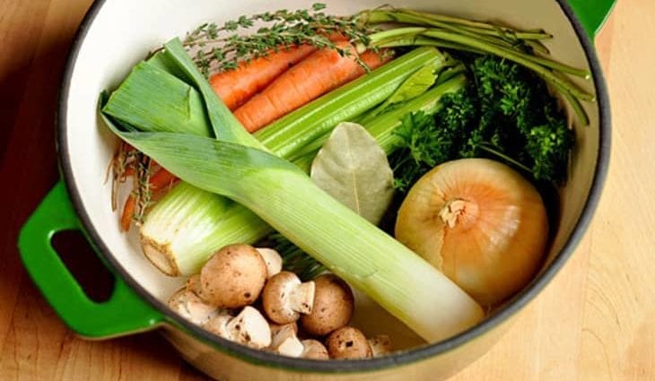 How long to cook vegetable broth?