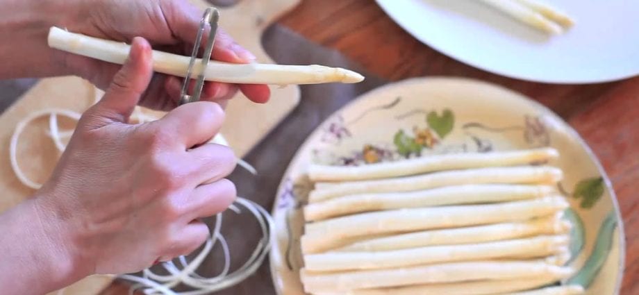 Berapa lama untuk memasak asparagus putih?