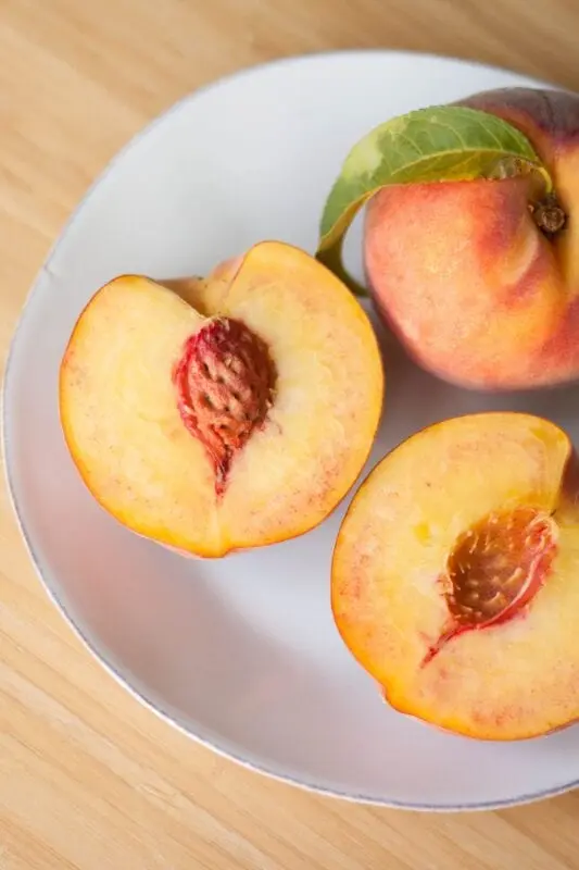 How to choose perfectly ripe peaches