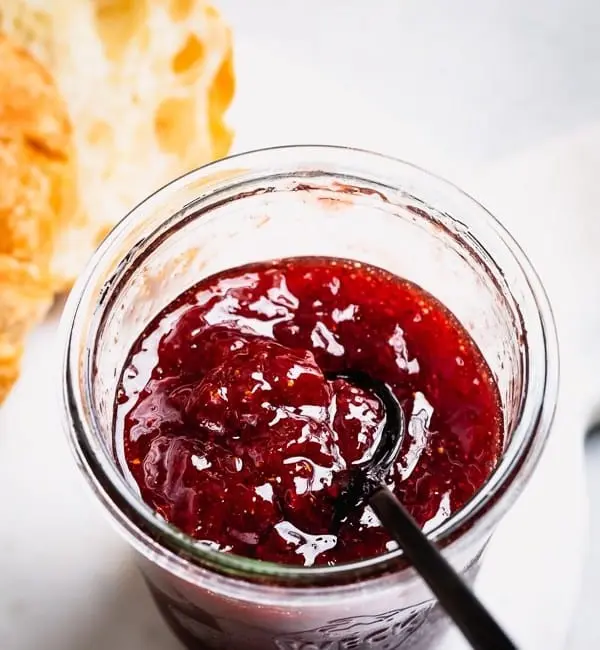 How to make thick strawberry jam