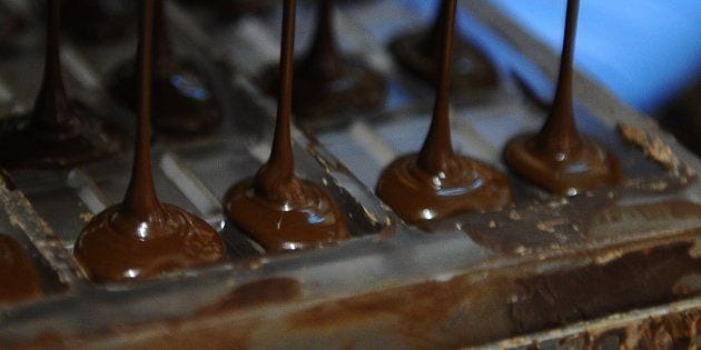 En Alemaña, un revestimento de chocolate apareceu na estrada