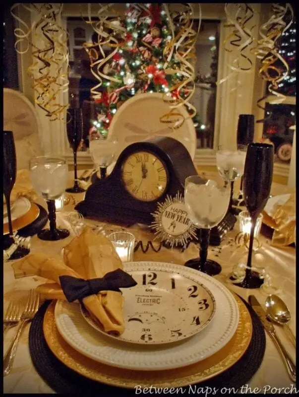 New Year&#8217;s table setting &#8211; how to make it simply royal