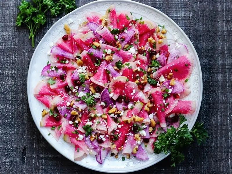 Radish and fondue salad