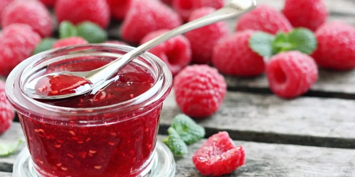 How long raspberry jam to cook?