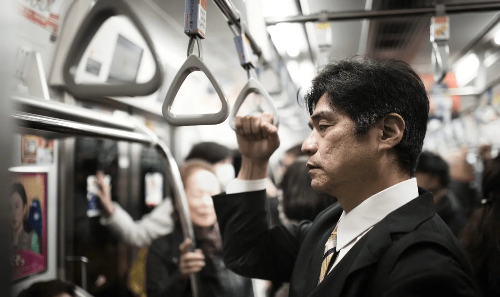 Tokyo subway gives earliest passengers free lunches