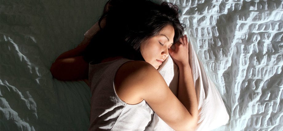 يمكن أن يؤدي النوم غير الصحي إلى مشاكل في القلب