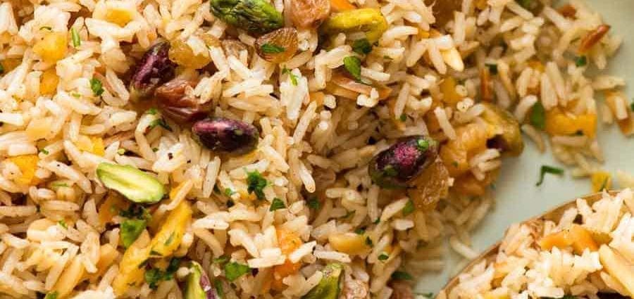 What spices are put in pilaf?