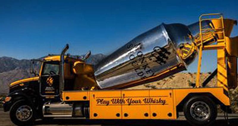 威士忌之旅：巨型振动筛卡车驱动美国