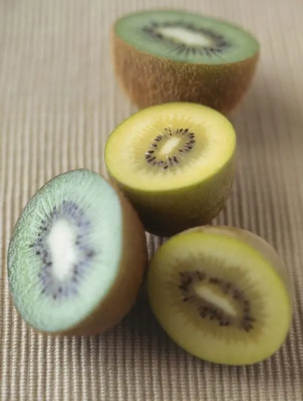 White Kiwis Appeared: Super Vitamin and Peel Like Bananas