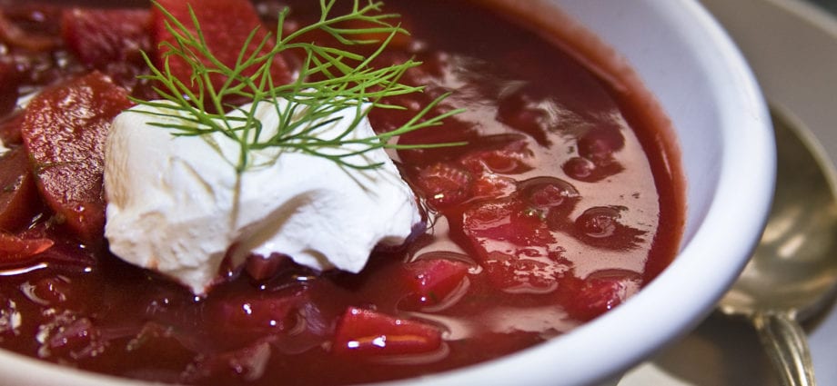 Mengapa bit direbus untuk borscht?