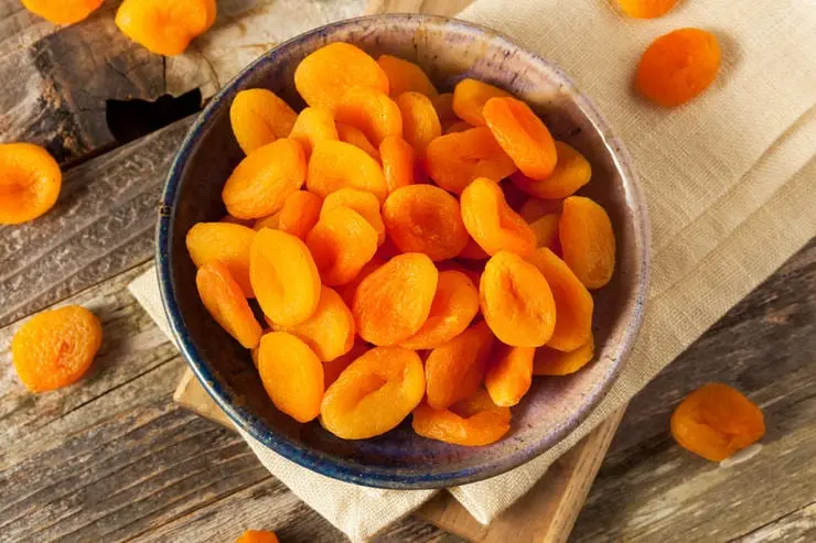 4 important reasons to eat dried apricots