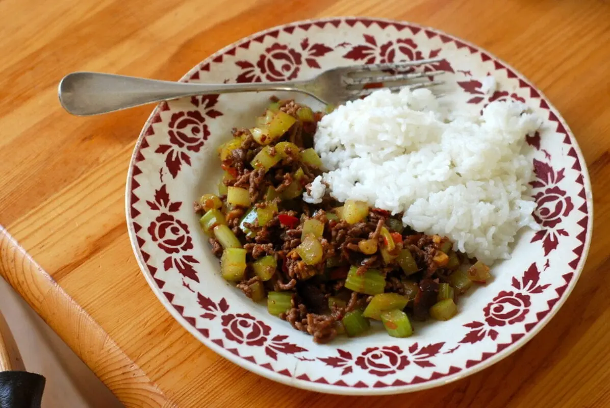 Beef with celery guarantees fullness and slimness