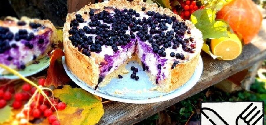 Berry pie with cottage cheese.