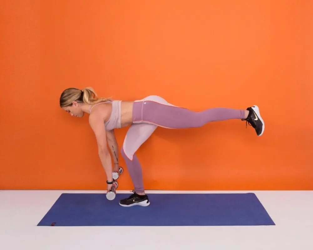 Best exercise for hips and buttocks with dumbbells at home