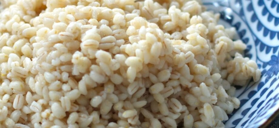 Boiled pearl barley in a slow cooker