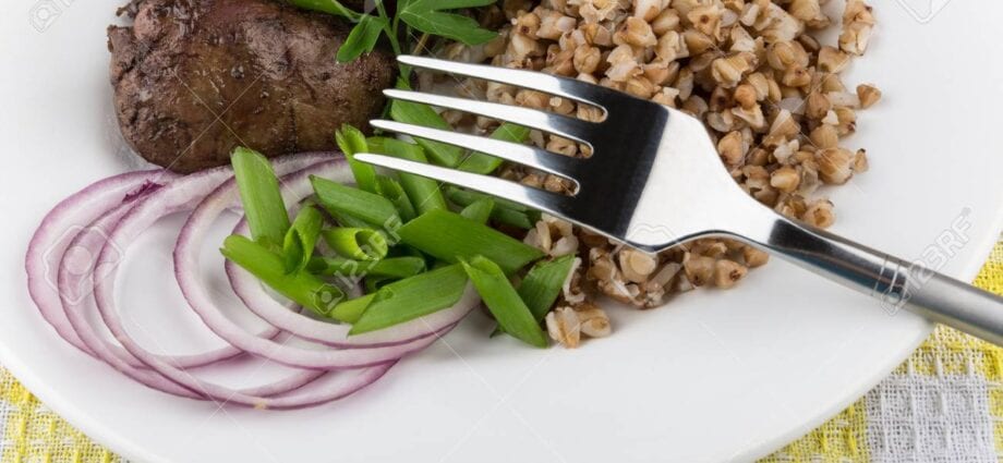 Buckwheat with chicken liver