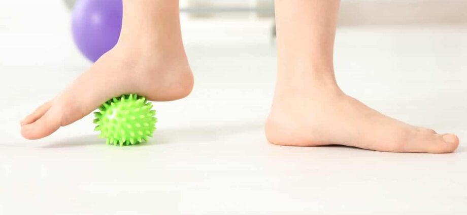 फ्लैट पैरों के उपचार और रोकथाम के लिए व्यायाम