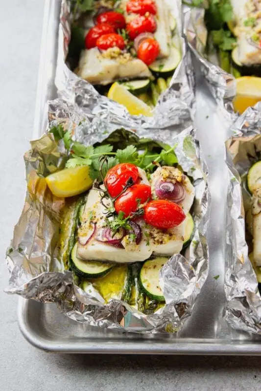 How to cook baked fish in foil