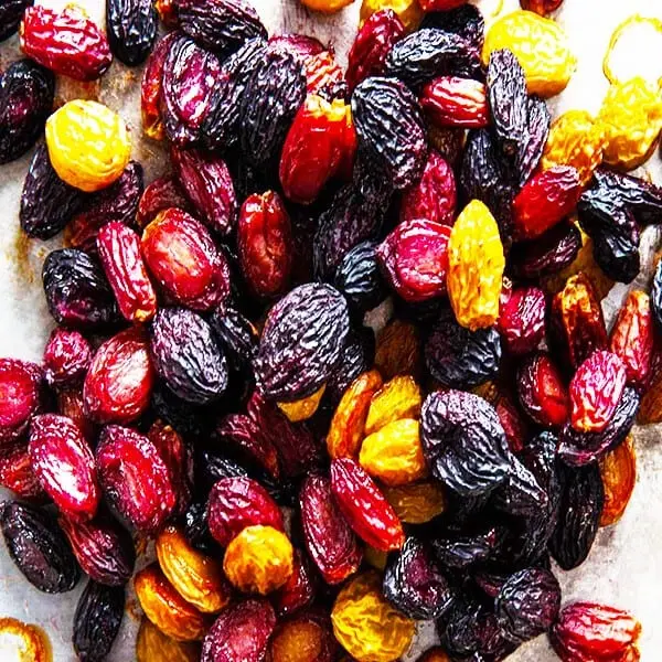 Juicy fruits with raisins