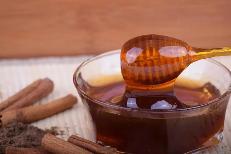 How honey and cinnamon help you lose weight