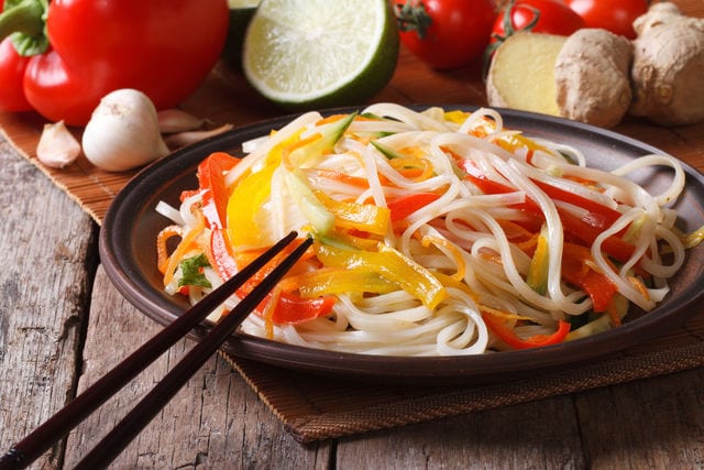 Китайская кухня: пять популярных рецептов лапши
