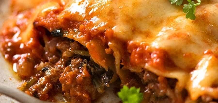 Mini cannelloni rolls with minced meat