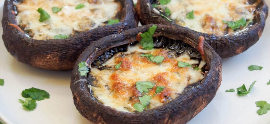 Mushrooms baked in the oven.