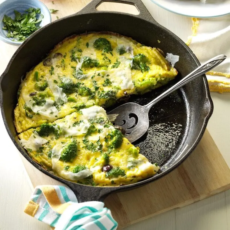 Omelet with broccoli