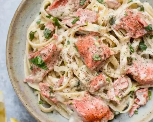 Pasta with pink salmon