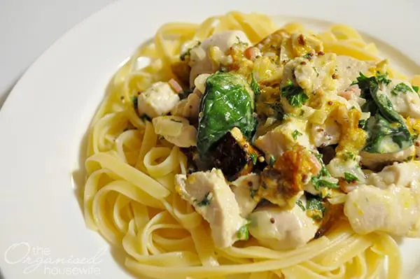 Pasta with pumpkin, chicken and mushrooms