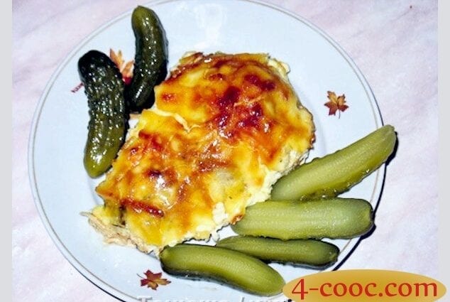 Pink salmon under a fur coat in the oven