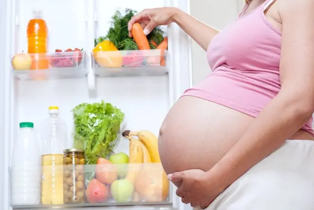 Nutrition of the expectant mother: with pleasure for yourself, for the benefit of the baby