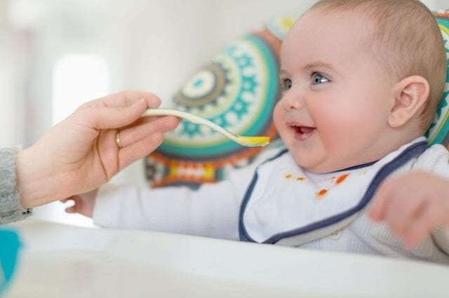 Panganan bayi: apa sayuran pertama sing bisa diwenehake karo bocah?