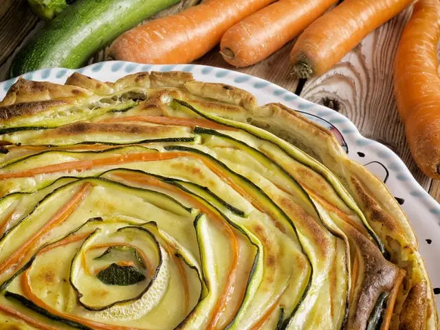 Green pastries: seven recipes with zucchini, zucchini and spinach