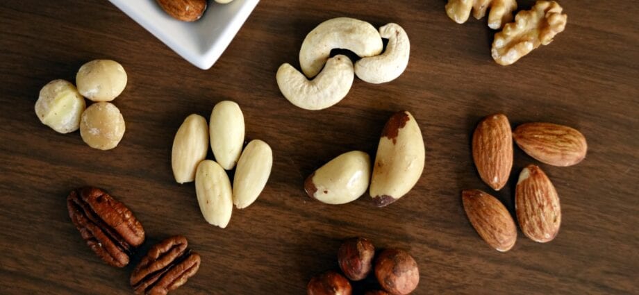 7 kanyataan anu matak ngeunaan kacang sareng buah garing