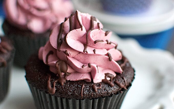 Blackcurrant cupcake
