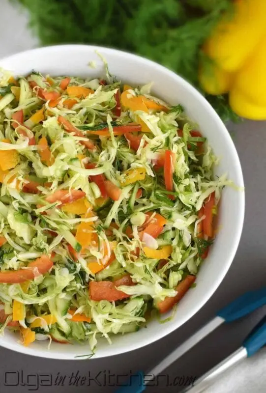 Cabbage and pepper salad