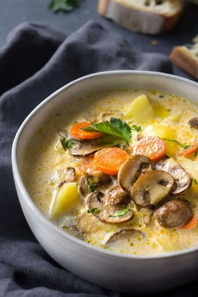 Cheese soup with mushrooms