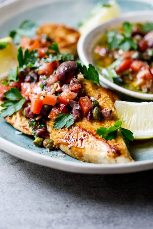 Chicken breasts with tomatoes and olives